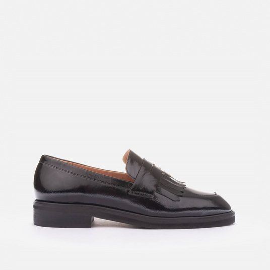 Fringed loafers