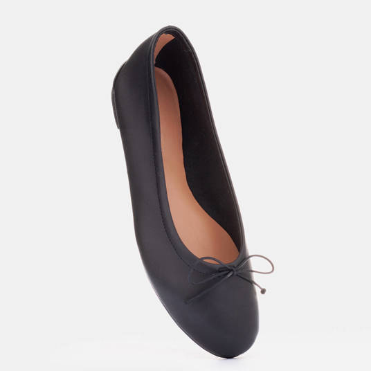 Ballerinas made of delicate grain leather