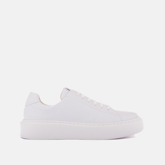 Light sneakers with natural nappa leather