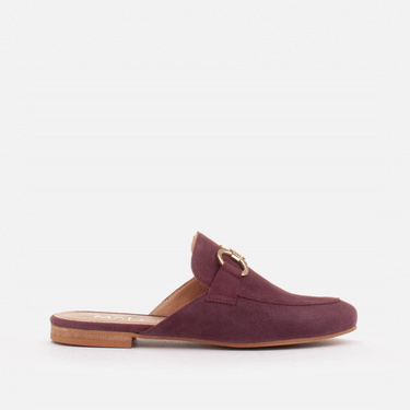 Women's slippers with suede with decoration